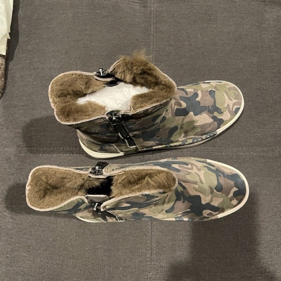 JD Slides Green Camo Suede Victory Boots Faux Fur Size 8.5 Booties - Picture 8 of 16